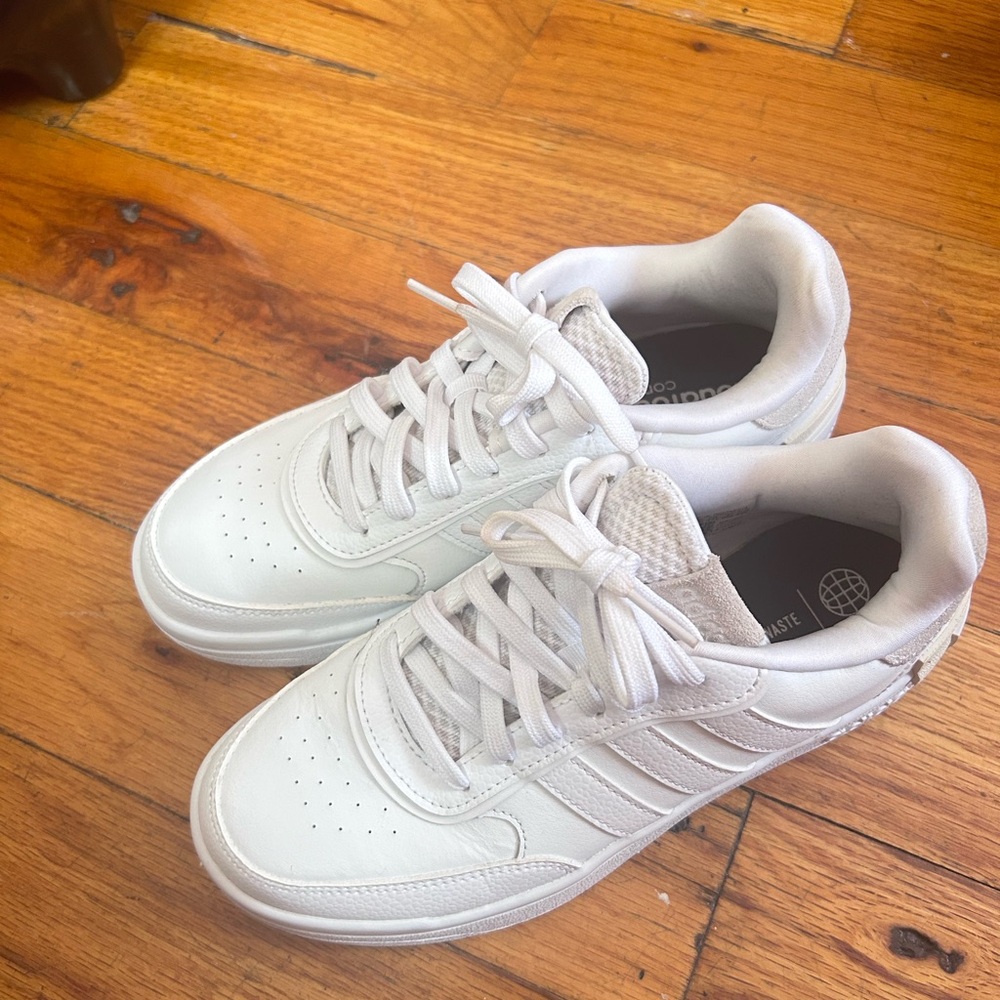 Gently worn adidas cloud foam size 6